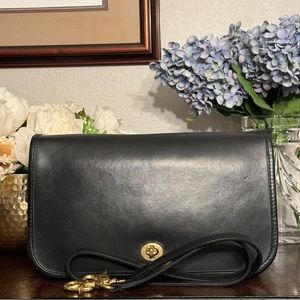 Vintage COACH convertible clutch